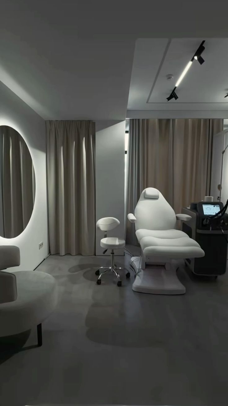 Hiện nay tại các khu đô thị nhà phố, việc kết hợp kinh doanh các phòng khám dịch vụ cũng là một xu hướng thịnh hành