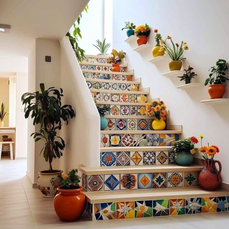 Chân cầu thang với điểm nhấn là gạch bông